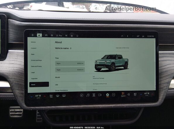7FCTGAAA5NN009948 2022 RIVIAN R1T Gray Widok tylnych siedzeń