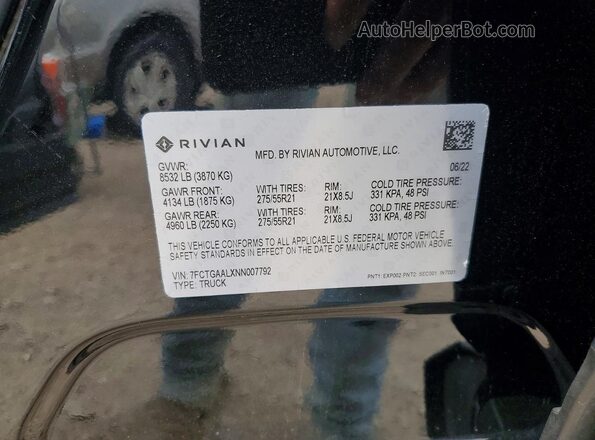 7FCTGAALXNN007792 2022 RIVIAN R1T Black Շարժիչի բաժամունքի տեսք