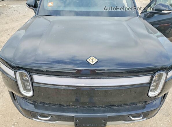 7FCTGAALXNN007792 2022 RIVIAN R1T Black Սալոնի հետևի տեսք