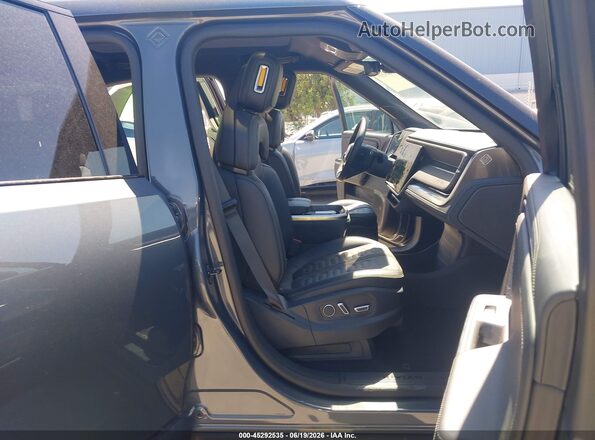 7FCTGBAA0SN042275 2025 RIVIAN R1T Синий Вид салона спереди