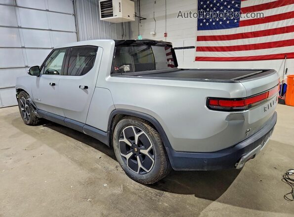 7FCTGCAA1RN030863 2024 RIVIAN R1T Silver Trasero izquierdo