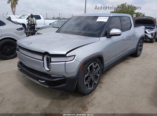 7FCTGCAA9RN030366 2024 RIVIAN R1T Серебряный Передняя левая четверть