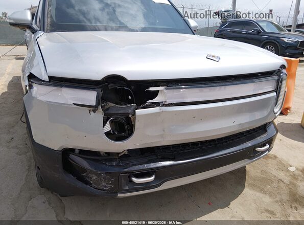 7FCTGCAA9RN030366 2024 RIVIAN R1T Серебряный Вид спереди