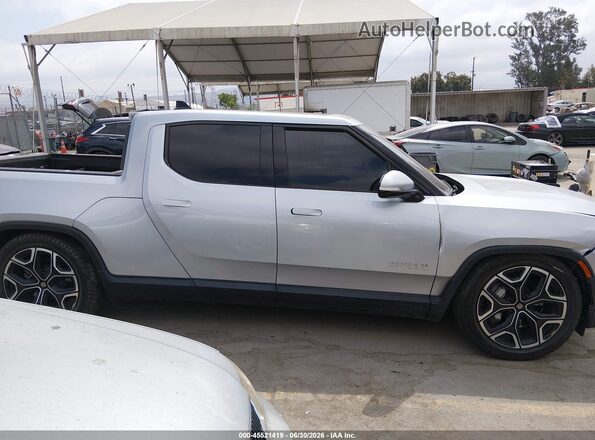 7FCTGCAA9RN030366 2024 RIVIAN R1T Серебряный Вид щитка приборов