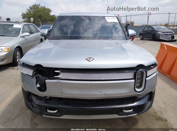 7FCTGCAA9RN030366 2024 RIVIAN R1T Серебряный Вид панели приборов