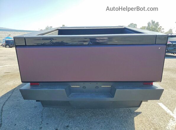 7G2CEHED0RA018368 2024 TESLA CYBERTRUCK Black 