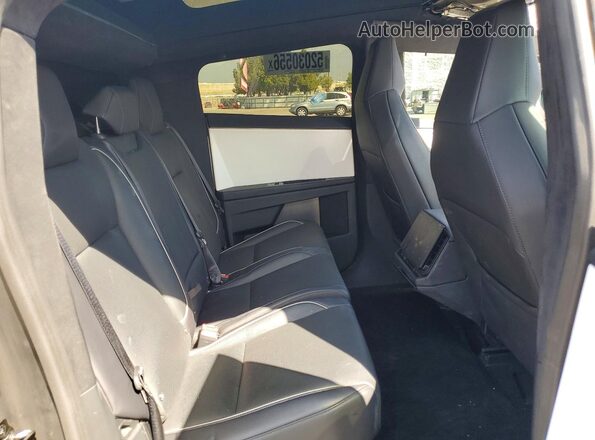 7G2CEHED0RA018368 2024 TESLA CYBERTRUCK Black 