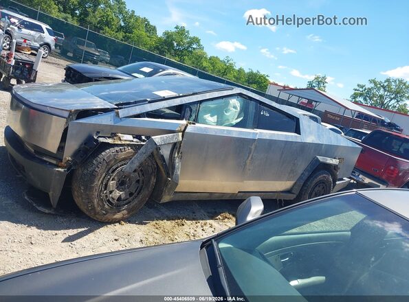 7G2CEHED0SA059900 2025 TESLA CYBERTRUCK Pewter Вид щитка приборов