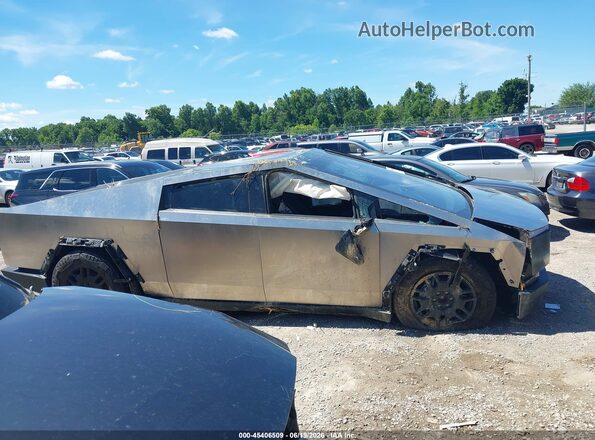 7G2CEHED0SA059900 2025 TESLA CYBERTRUCK Pewter Вид панели приборов