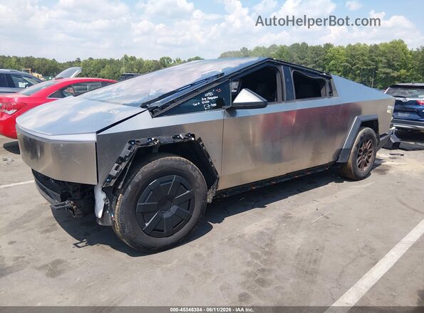7G2CEHED0SA071982 2025 TESLA CYBERTRUCK Серебряный Передняя левая четверть