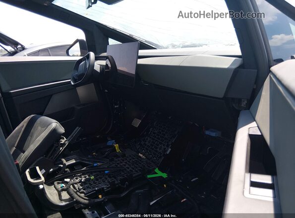 7G2CEHED0SA071982 2025 TESLA CYBERTRUCK Серебряный Вид салона спереди