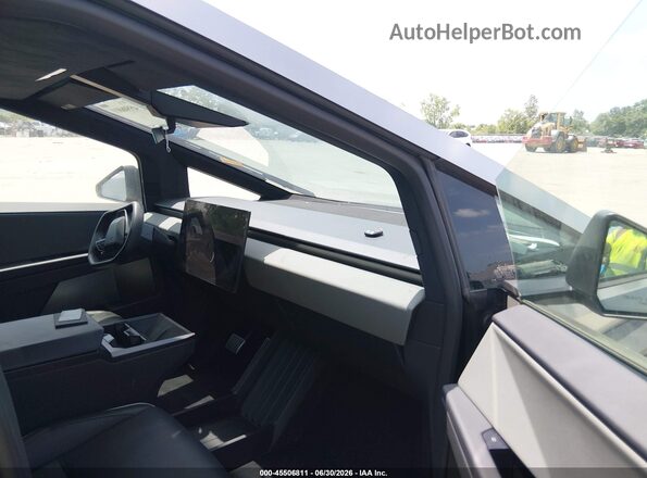 7G2CEHED0SA080939 2025 TESLA CYBERTRUCK Серый Вид салона спереди