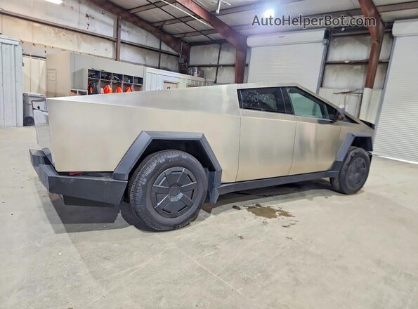 7G2CEHED0TA090176 2026 TESLA CYBERTRUCK Silver Tył prawy