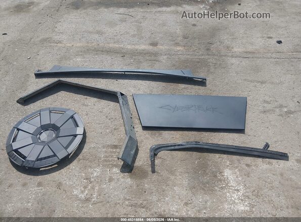 7G2CEHED1RA041609 2024 TESLA CYBERTRUCK Красный Вид щитка приборов