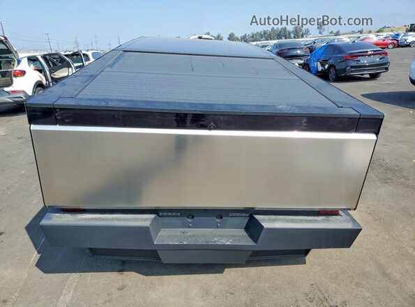 7G2CEHED1TA091028 2026 TESLA CYBERTRUCK Silver Widok z tyłu