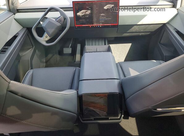 7G2CEHED1TA091028 2026 TESLA CYBERTRUCK Silver Widok deski rozdzielczej