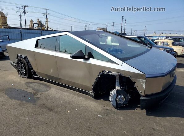 7G2CEHED1TA091028 2026 TESLA CYBERTRUCK Silver Przód prawy