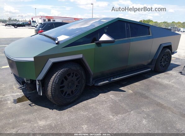7G2CEHED4RA012962 2024 TESLA CYBERTRUCK Gray Vista tres cuartos delantera izquierda
