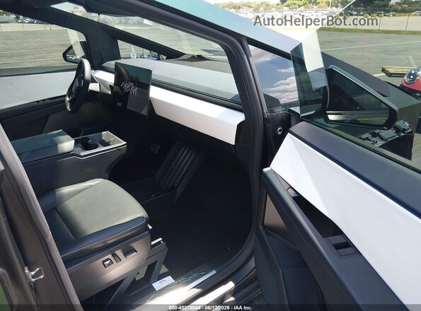 7G2CEHED4RA012962 2024 TESLA CYBERTRUCK Gray Vista interior delantera