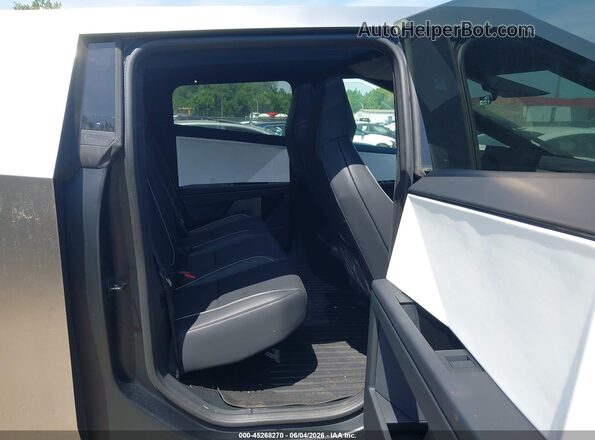 7G2CEHED4RA034458 2024 TESLA CYBERTRUCK Silver VIN կոդի պիտակի տեսք