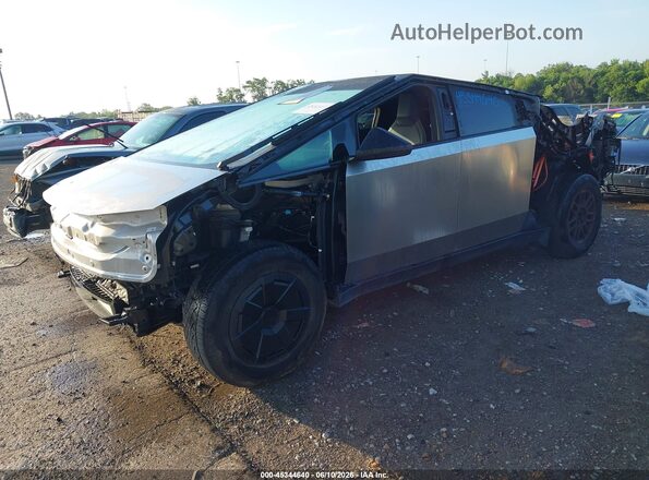 7G2CEHED5RA040740 2024 TESLA CYBERTRUCK Silver Front left