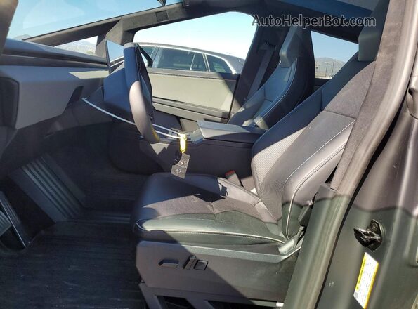 7G2CEHED6RA024210 2024 TESLA CYBERTRUCK Gray Vista interior delantera