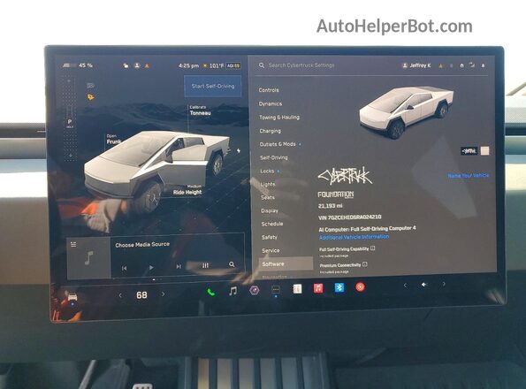 7G2CEHED6RA024210 2024 TESLA CYBERTRUCK Gray Vista del cuadro de instrumentos
