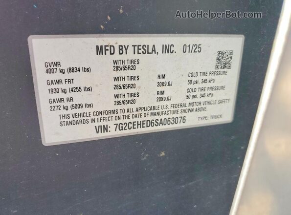 7G2CEHED6SA063076 2025 TESLA CYBERTRUCK Silver ძრავის განყოფილების ხედი