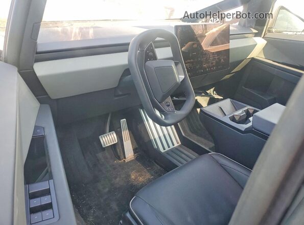 7G2CEHED7RA022692 2024 TESLA CYBERTRUCK Gray Առջևի վահանակի տեսք