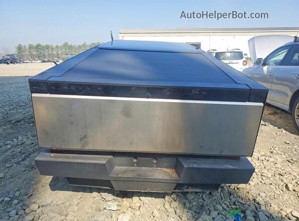 7G2CEHED7RA022692 2024 TESLA CYBERTRUCK Gray Հետևի տեսք