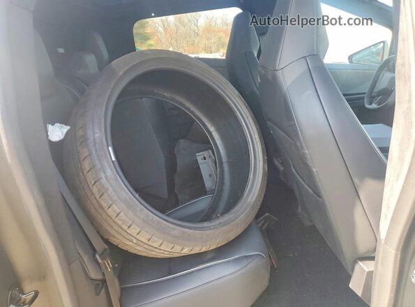 7G2CEHED7RA022692 2024 TESLA CYBERTRUCK Gray Սալոնի հետևի տեսք