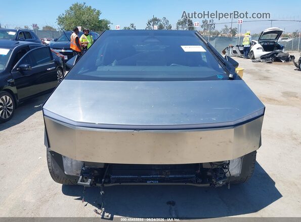 7G2CEHED7RA032512 2024 TESLA CYBERTRUCK Silver Rear interior view