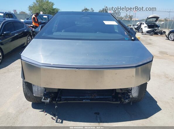 7G2CEHED7RA032512 2024 TESLA CYBERTRUCK Silver Front view