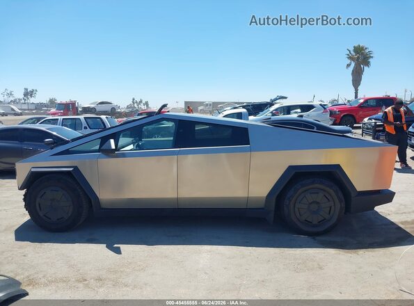 7G2CEHED7RA032512 2024 TESLA CYBERTRUCK Silver 