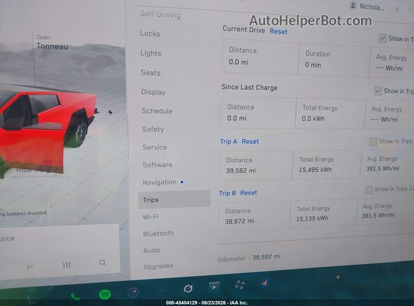 7G2CEHED8RA001642 2024 TESLA CYBERTRUCK Red Vista de los asientos traseros