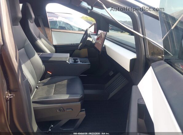 7G2CEHED8RA001642 2024 TESLA CYBERTRUCK Red Vista interior delantera