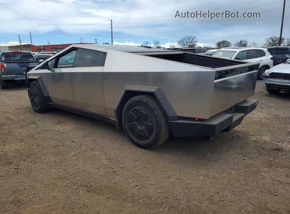 7G2CEHED8RA049481 2024 TESLA CYBERTRUCK Silver Հետևի ձախ