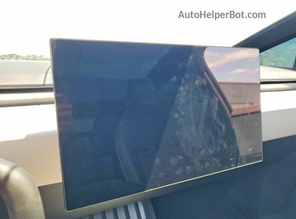 7G2CEHED9RA013718 2024 TESLA CYBERTRUCK Black ხელსაწყოთა პანელის ხედი