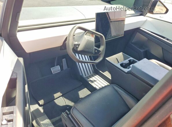 7G2CEHED9RA013718 2024 TESLA CYBERTRUCK Black წინა პანელის ხედი