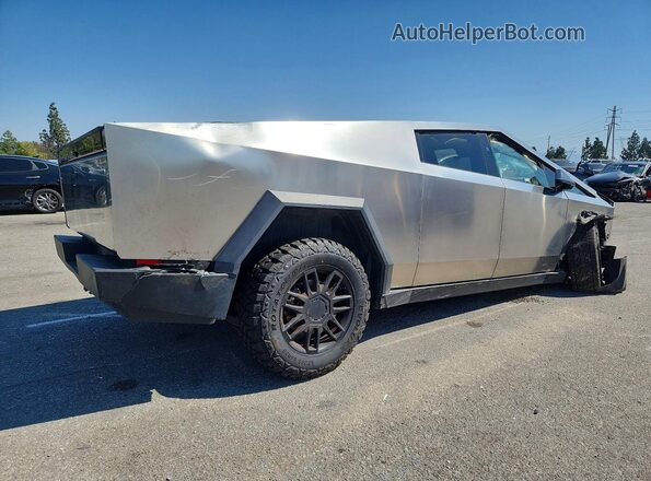 7G2CEHED9SA067915 2025 TESLA CYBERTRUCK Silver Rear right