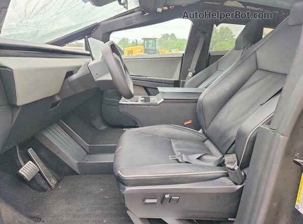 7G2CEHED9SA078638 2025 TESLA CYBERTRUCK Silver Սալոնի դիմացի տեսք