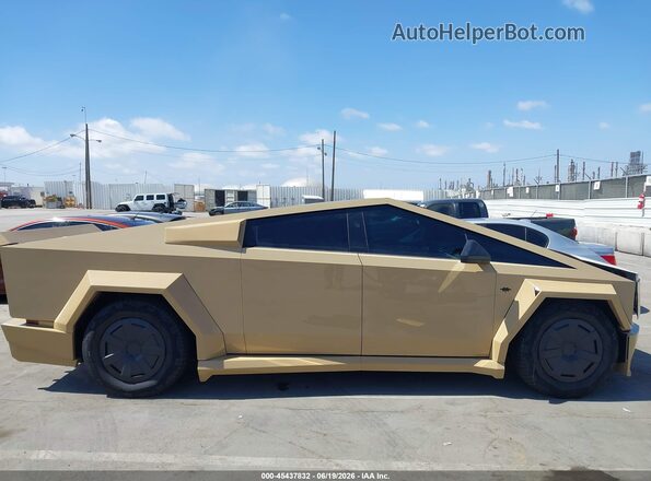 7G2CEHEE0SA060392 2025 TESLA CYBERTRUCK Желто-коричневый Вид задней части салона