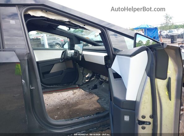 7G2CEHEE2RA016209 2024 TESLA CYBERTRUCK Черный Вид салона спереди