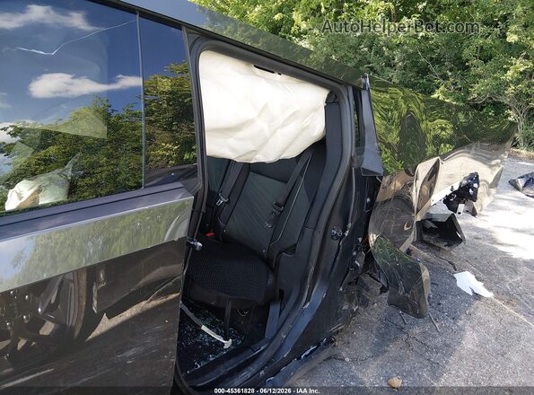 7G2CEHEE5RA042335 2024 TESLA CYBERTRUCK Black Widok z przodu
