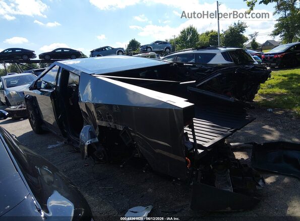 7G2CEHEE5RA042335 2024 TESLA CYBERTRUCK Black Widok wnętrza z tyłu