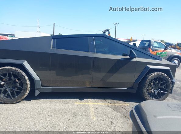 7G2CEHEE6RA020683 2024 TESLA CYBERTRUCK Gray უკანა სალონის ხედი