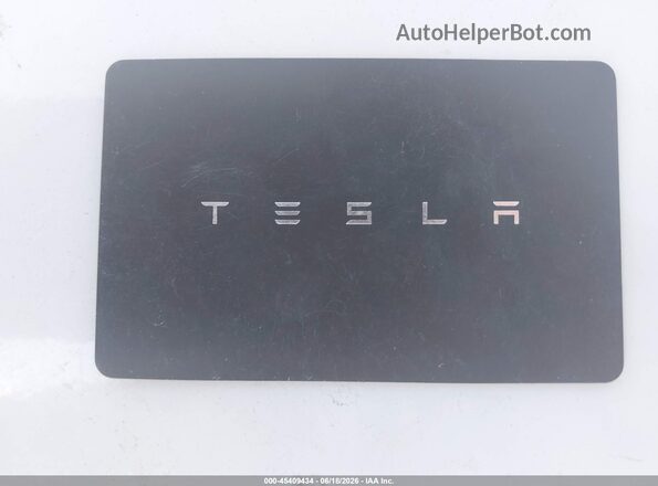 7G2CEHEE6RA020683 2024 TESLA CYBERTRUCK Gray წინა პანელის ხედი