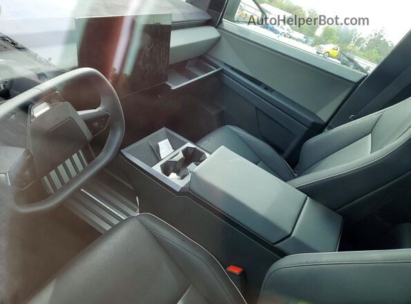 7G2CEHEE9SA062089 2025 TESLA CYBERTRUCK Silver Vista del salpicadero