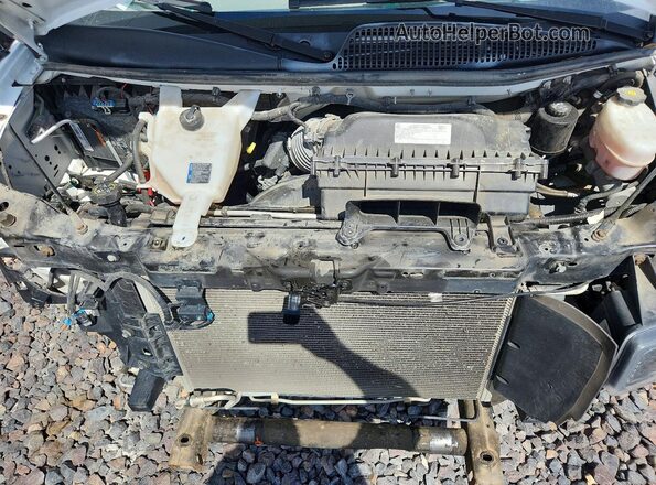 7GZ37TC71NN007927 2022 GMC SAVANA White Vista interior trasera