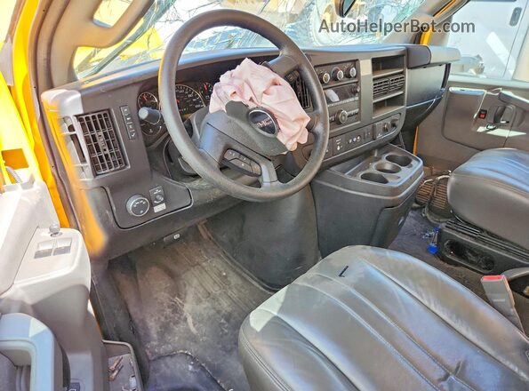 7GZ37TC73NN005144 2022 GMC SAVANA Yellow Вид панелі приладів